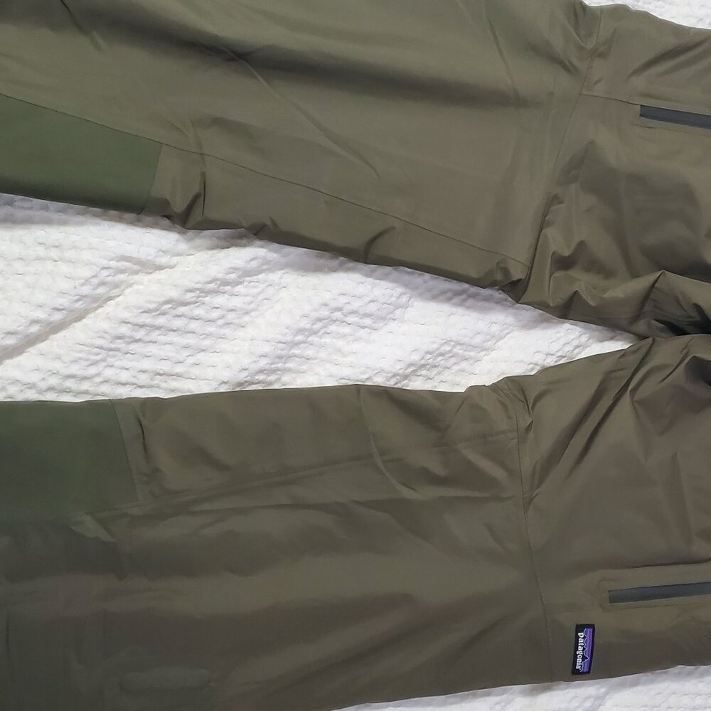 Patagonia men's insulated powder town pants (ski gear)